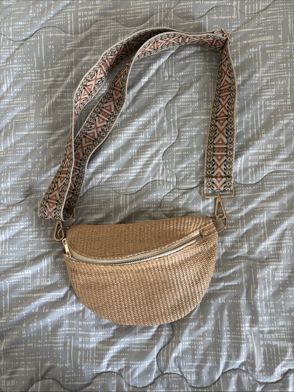 Woven Straw Crossbody Belt Bag with Patterned Strap - Natural